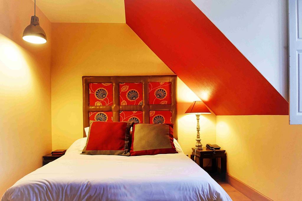 מוג-סור-לואר Logis Hotel Le Relais Louis XI מראה חיצוני תמונה