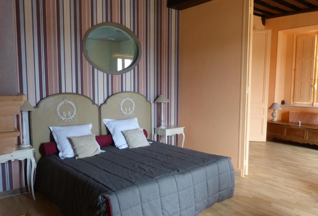 מוג-סור-לואר Logis Hotel Le Relais Louis XI חדר תמונה