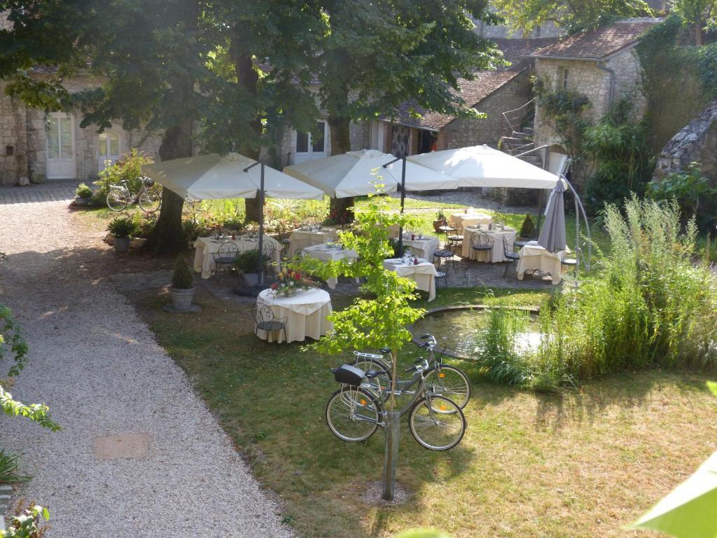 מוג-סור-לואר Logis Hotel Le Relais Louis XI מראה חיצוני תמונה