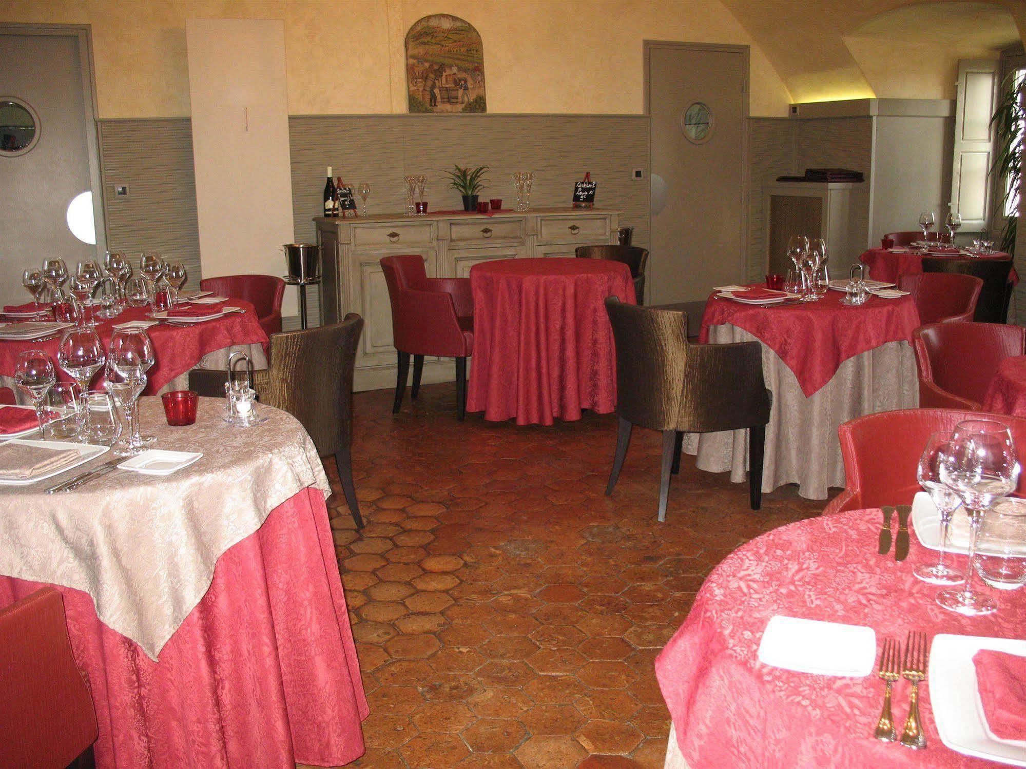 מוג-סור-לואר Logis Hotel Le Relais Louis XI מראה חיצוני תמונה