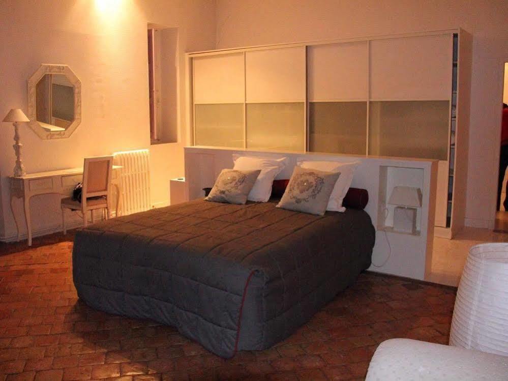מוג-סור-לואר Logis Hotel Le Relais Louis XI מראה חיצוני תמונה