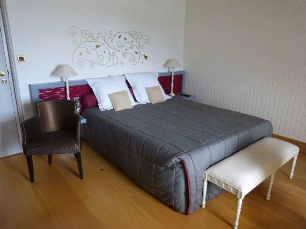 מוג-סור-לואר Logis Hotel Le Relais Louis XI מראה חיצוני תמונה